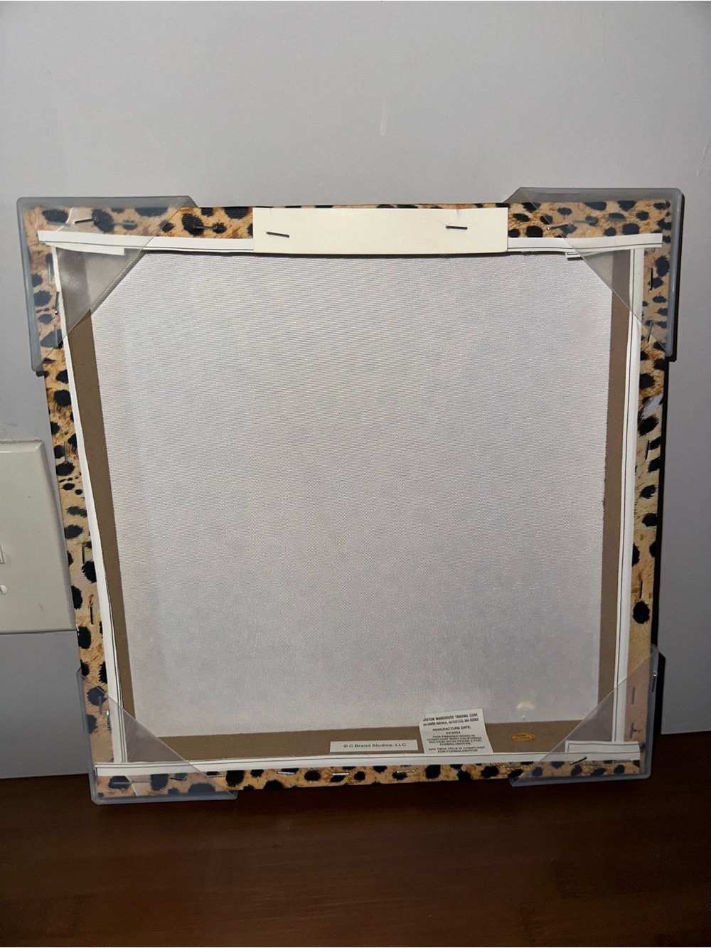 Louis Vuitton Leopard Motif Plaque in Gold and Tan - Picture 2 of 5
